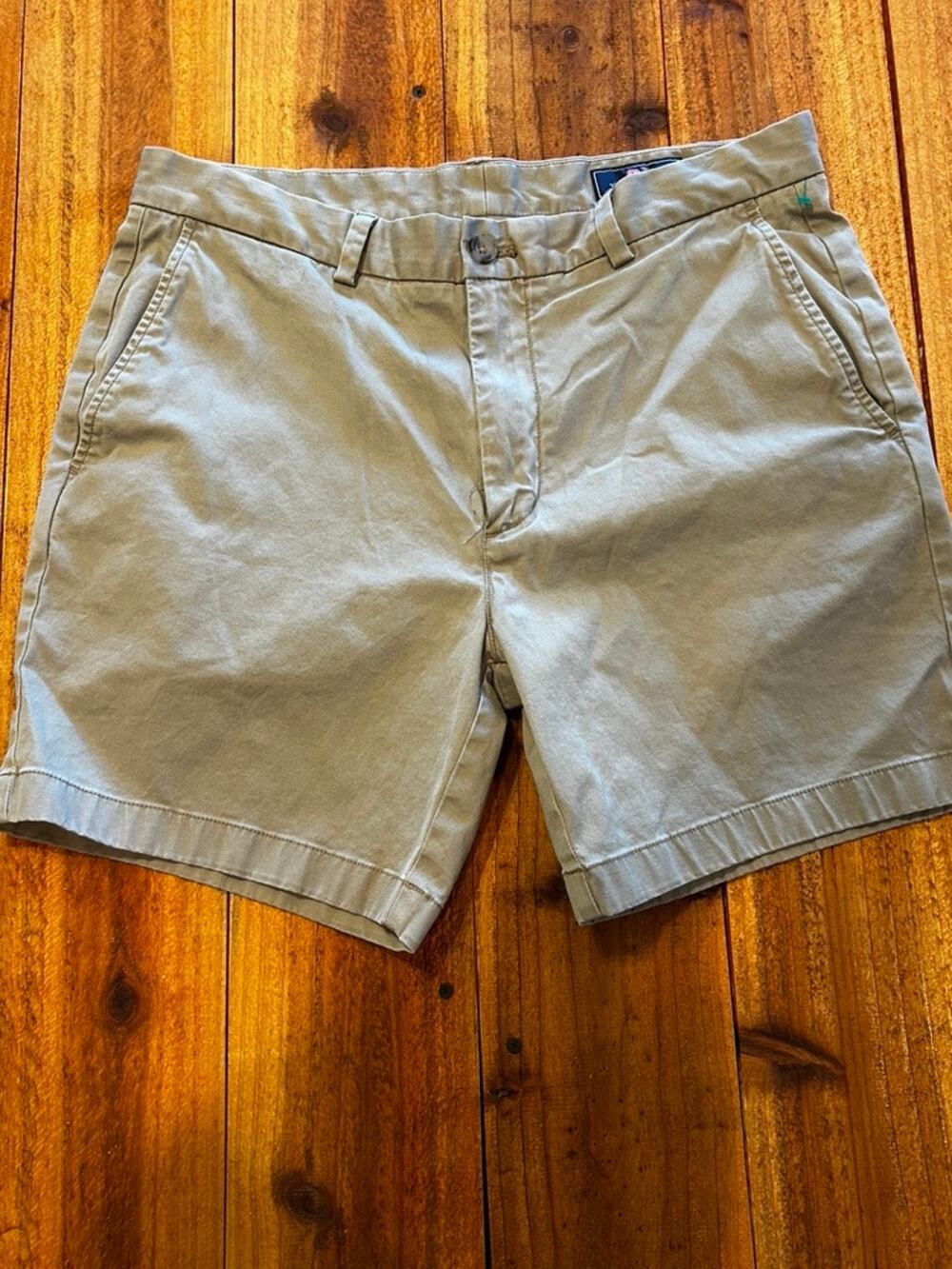 Vineyard Vines Mens 6" Breaker Shorts Khaki Chino Size 34 NWOT